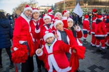 20-12-2019 Алматыда алғашқы Аяз балақайлар парады өтті